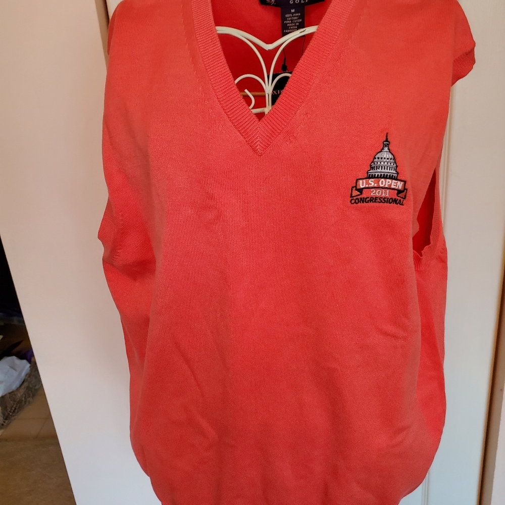 Women's OPEN golf vest. Coral reef size M NWT 2011